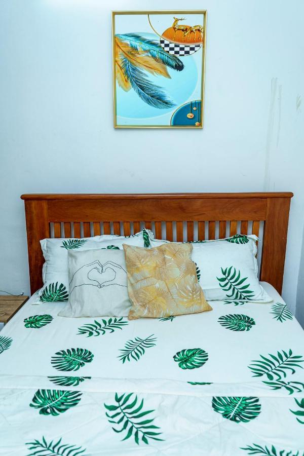 Naiveli-Palm Appartement Meuble Sobre Et Chic Douala Luaran gambar