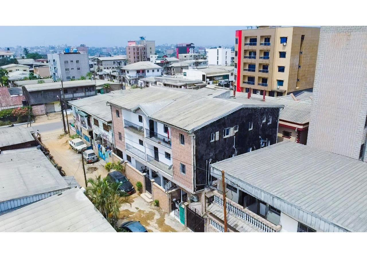 Naiveli-Palm Appartement Meuble Sobre Et Chic Douala Luaran gambar