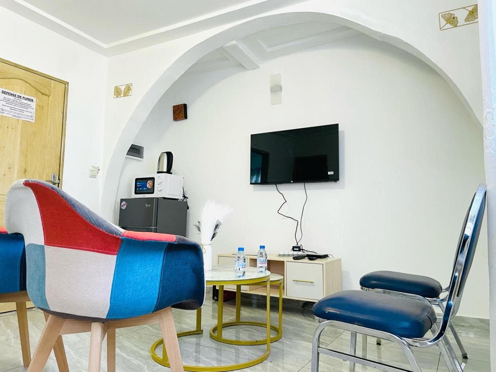 Naiveli-Palm Appartement Meuble Sobre Et Chic Douala Luaran gambar