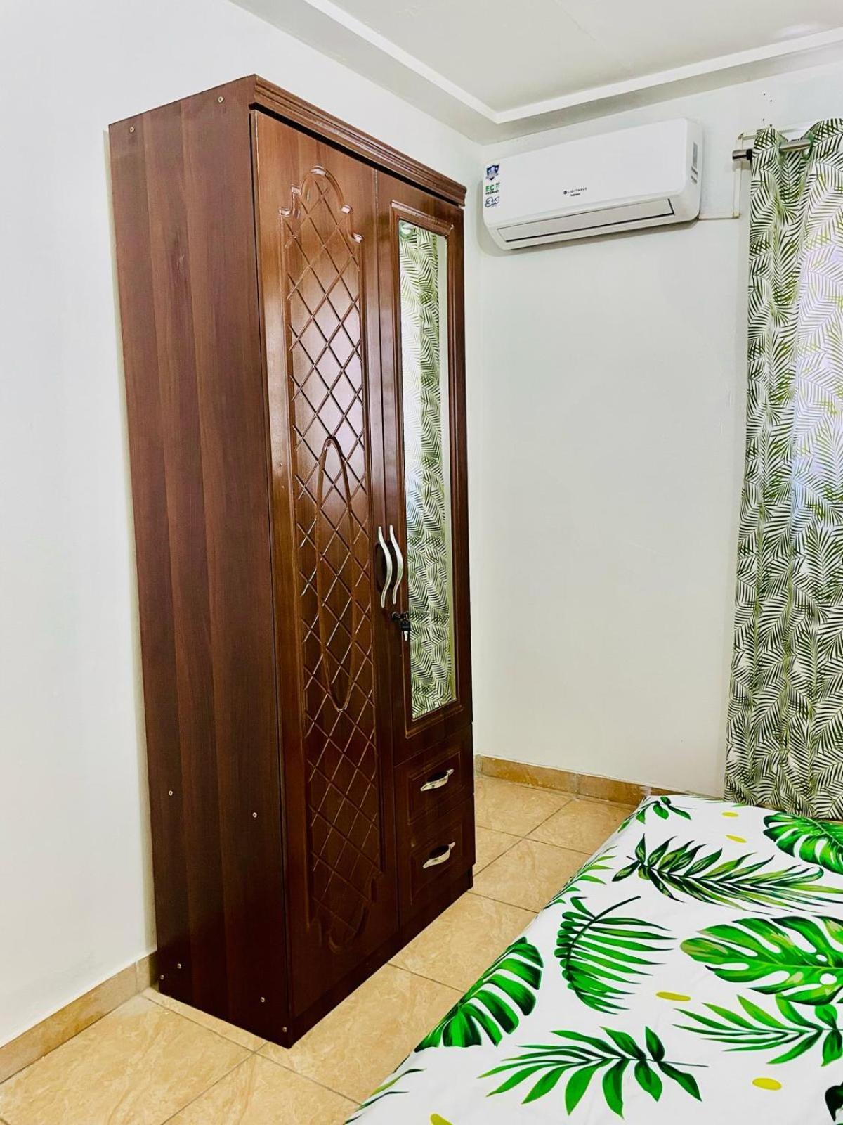Naiveli-Palm Appartement Meuble Sobre Et Chic Douala Luaran gambar