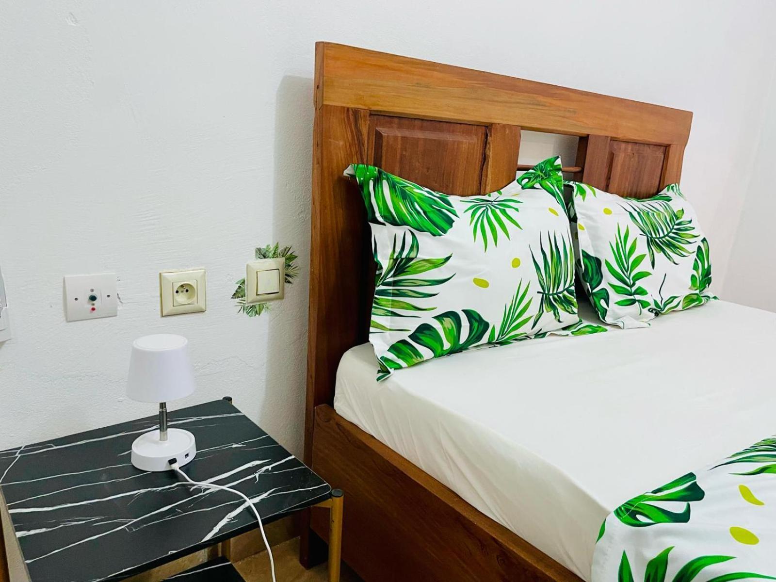 Naiveli-Palm Appartement Meuble Sobre Et Chic Douala Luaran gambar